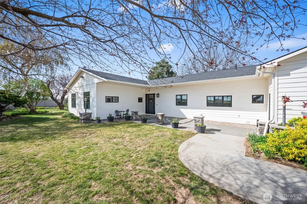 20272 Rd 11 Nw, Quincy