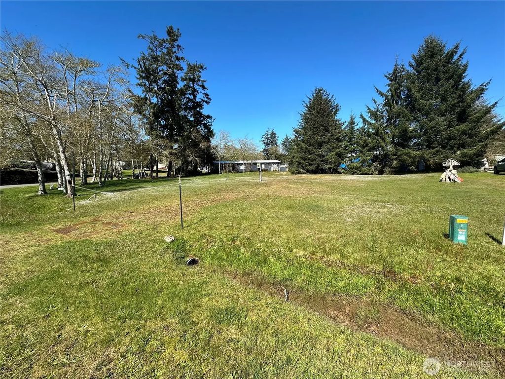 732 Edgewood Avenue Ne, Ocean Shores