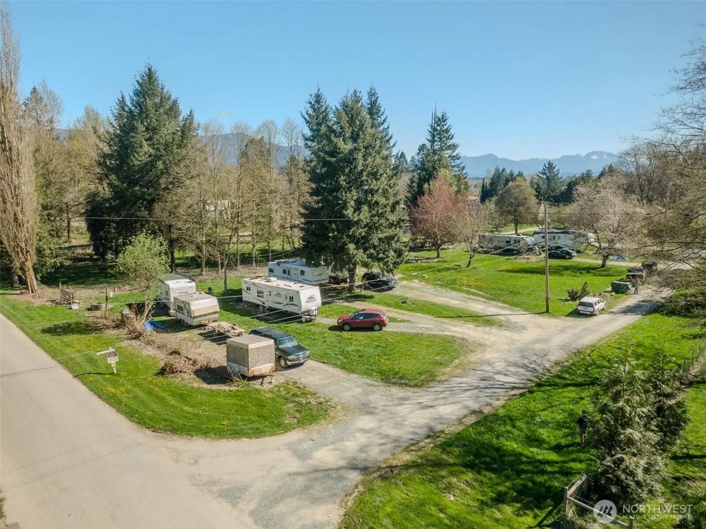 320 Elm Street, Hamilton