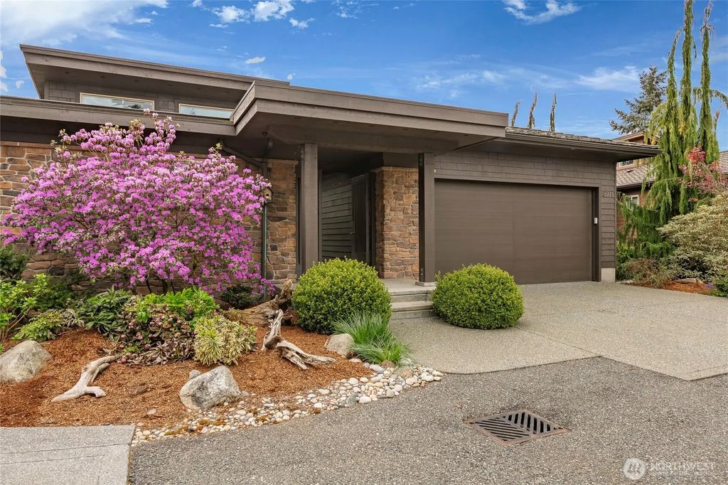 8771 Clubhouse Point Drive, Blaine