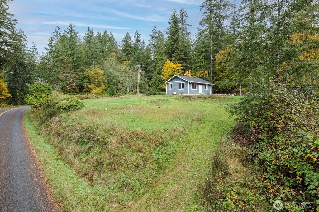161 Oak Street, Quilcene