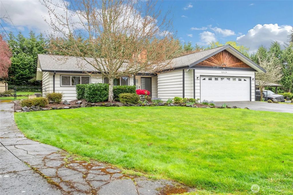 10524 43rd Street Ct E, Edgewood