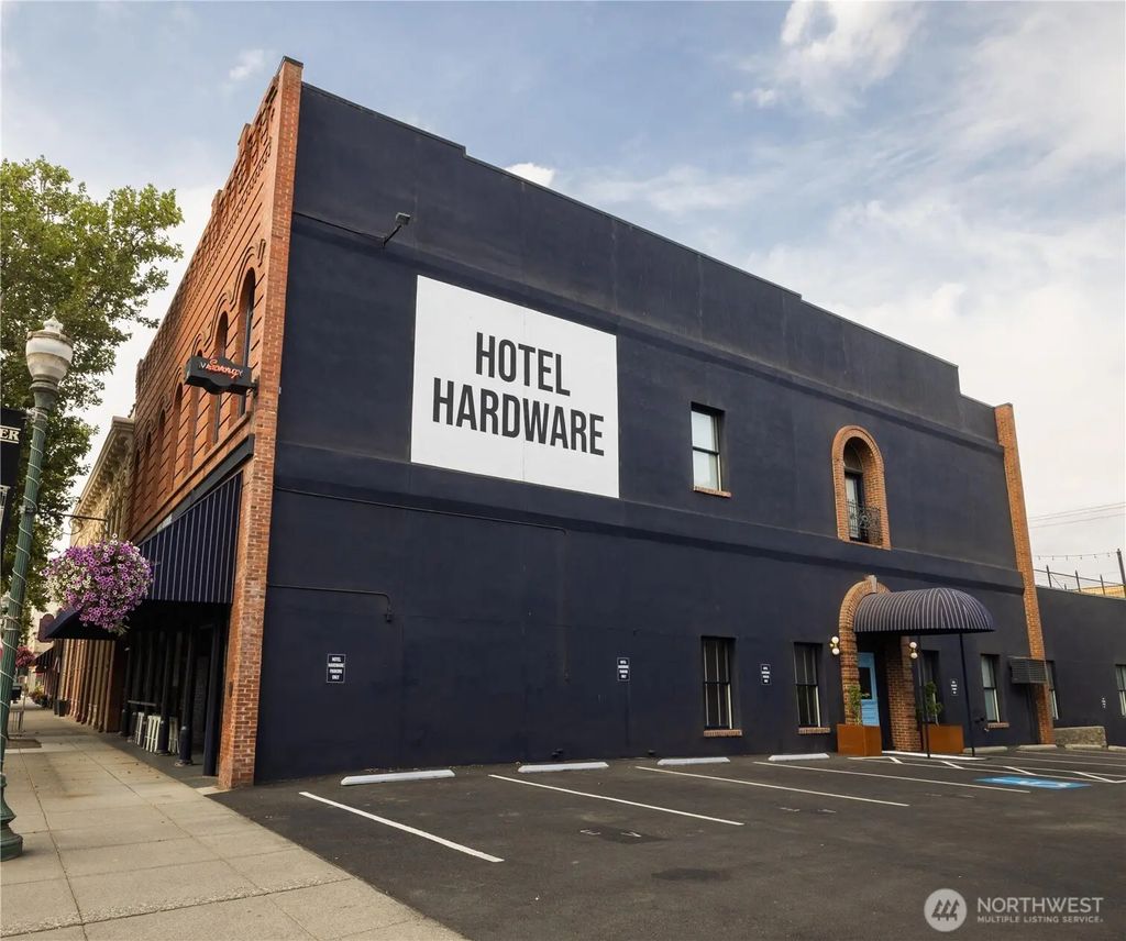 235 E Main Street, Dayton