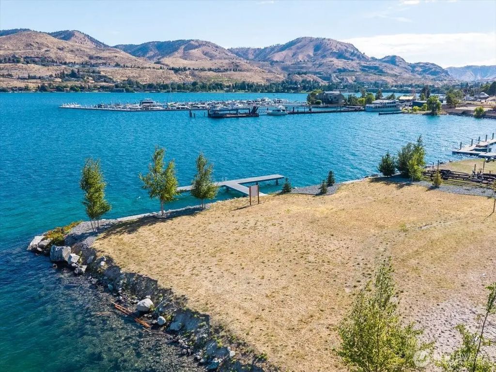 104 Bass Lane, Chelan