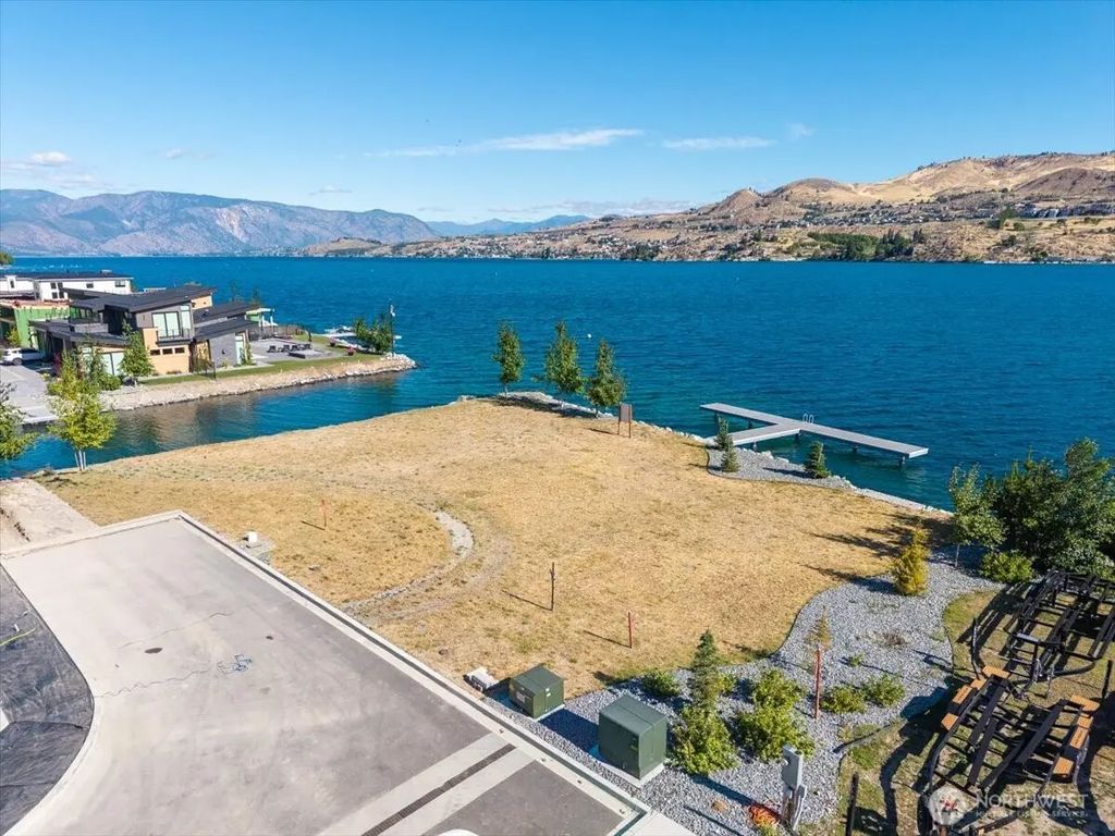 105 Bass Lane, Chelan