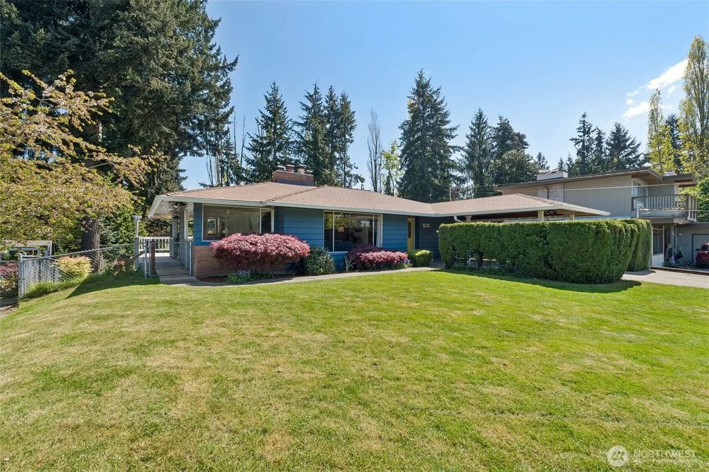 18832 1st Place Sw, Normandy Park