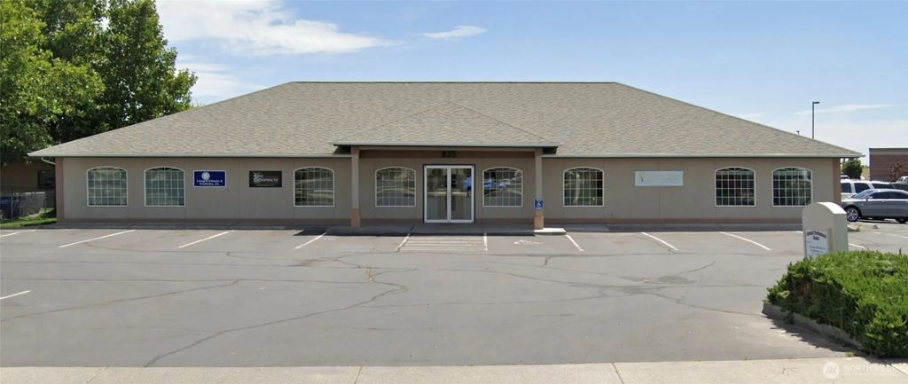835 E Colonial Avenue 103, Moses Lake