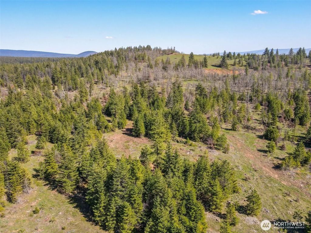 5 Sky Road, Goldendale