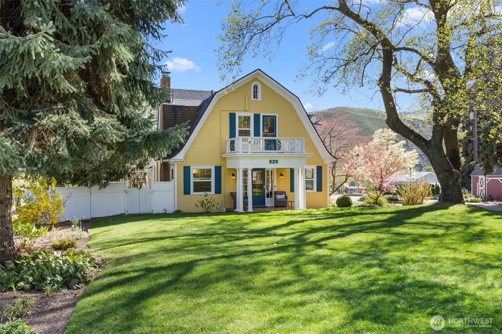 529 Lower Sunnyslope Road, Wenatchee