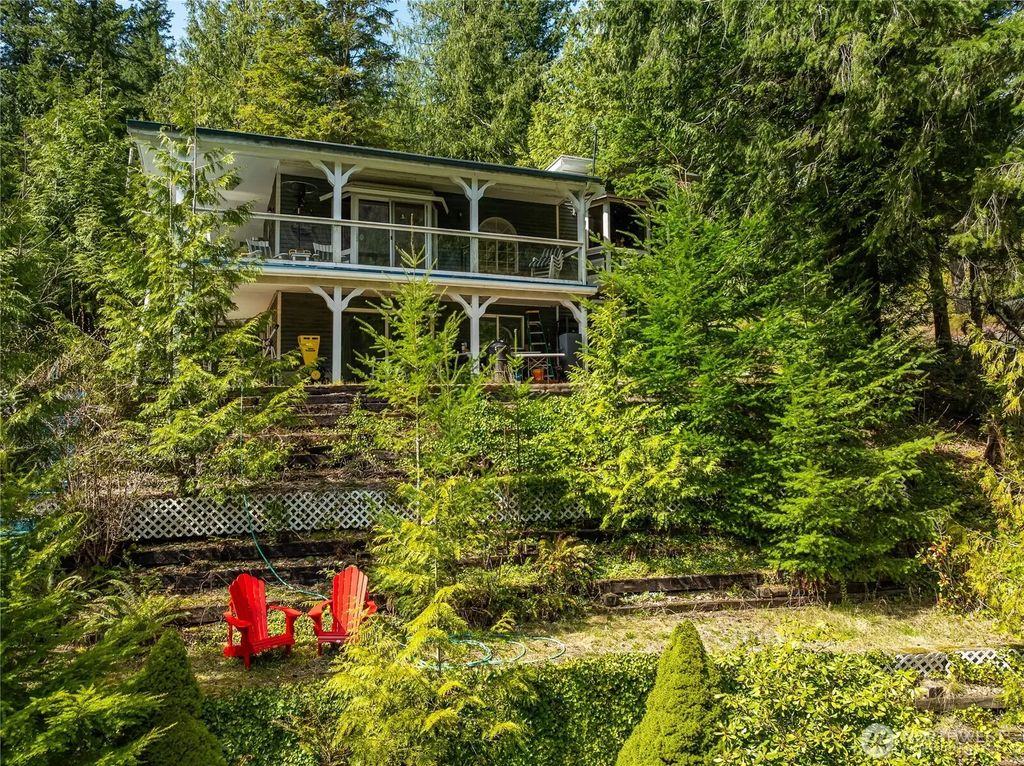 9244 Black Mountain Lane, Maple Falls
