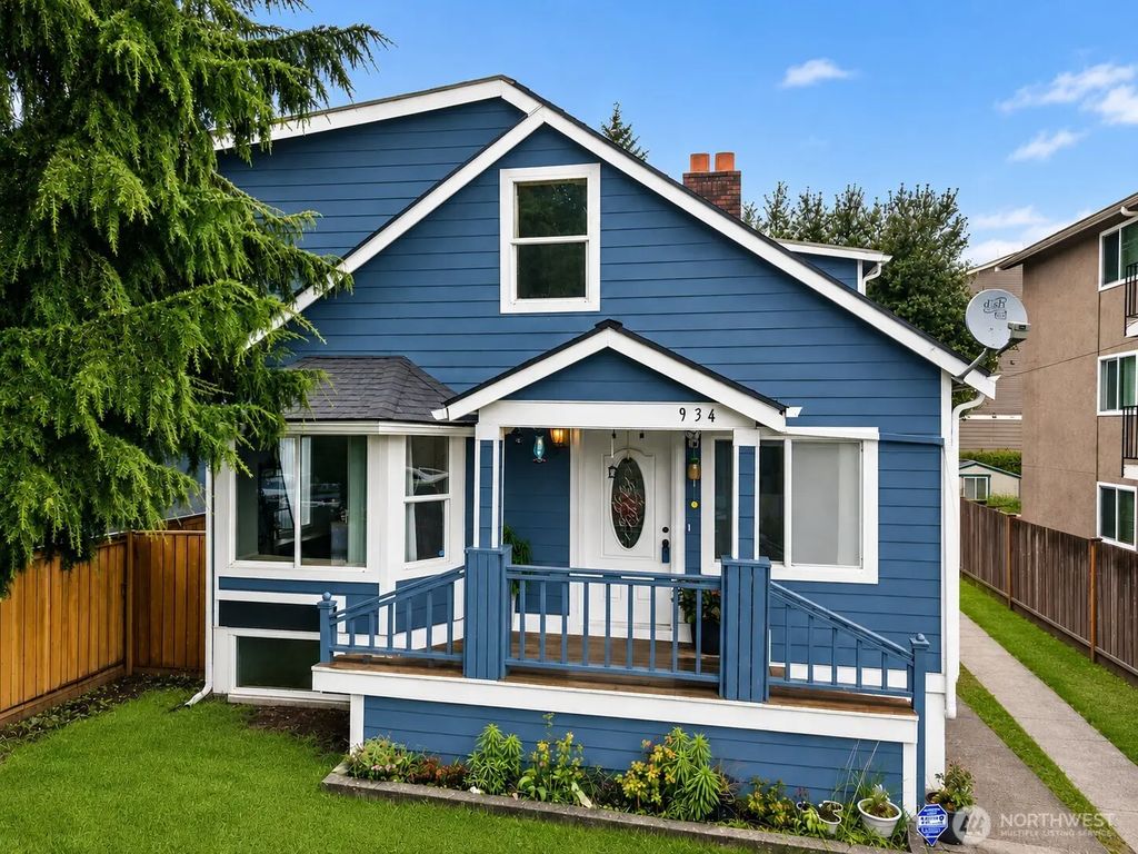 934 N 100th Street, Seattle