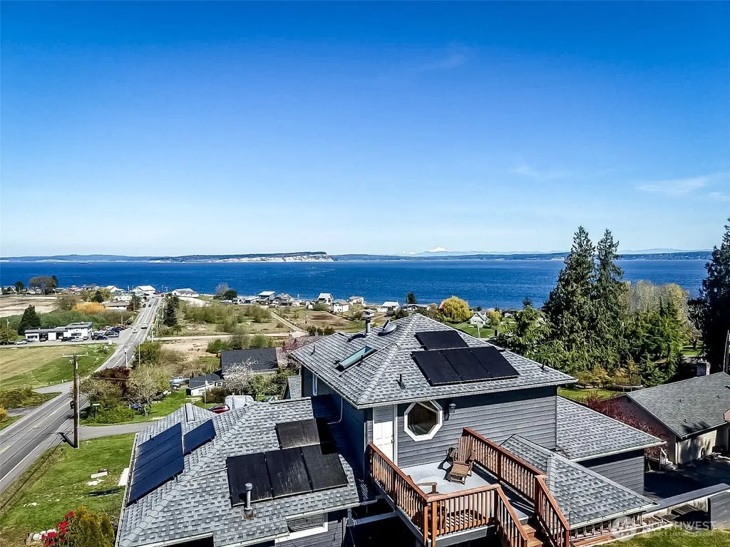 7609 Ne Bruce Lane, Hansville