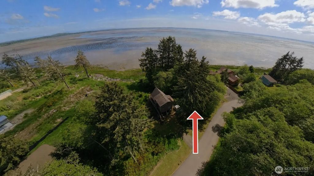 816 Duck Lake Drive Ne, Ocean Shores