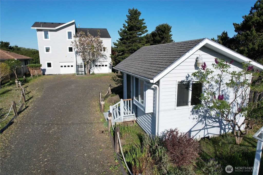 271 Sand Dune Avenue Nw, Ocean Shores