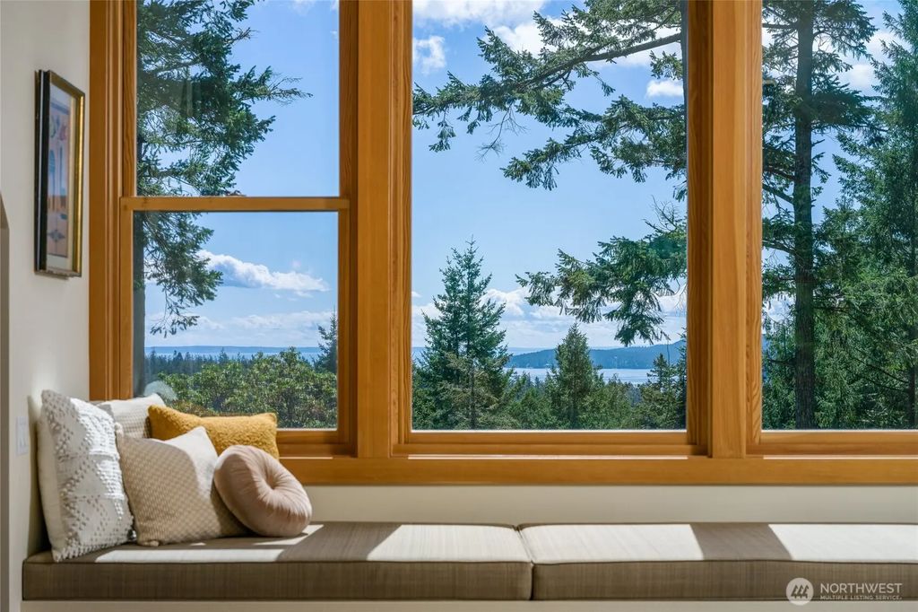 186 South Ridge Road, Decatur Island
