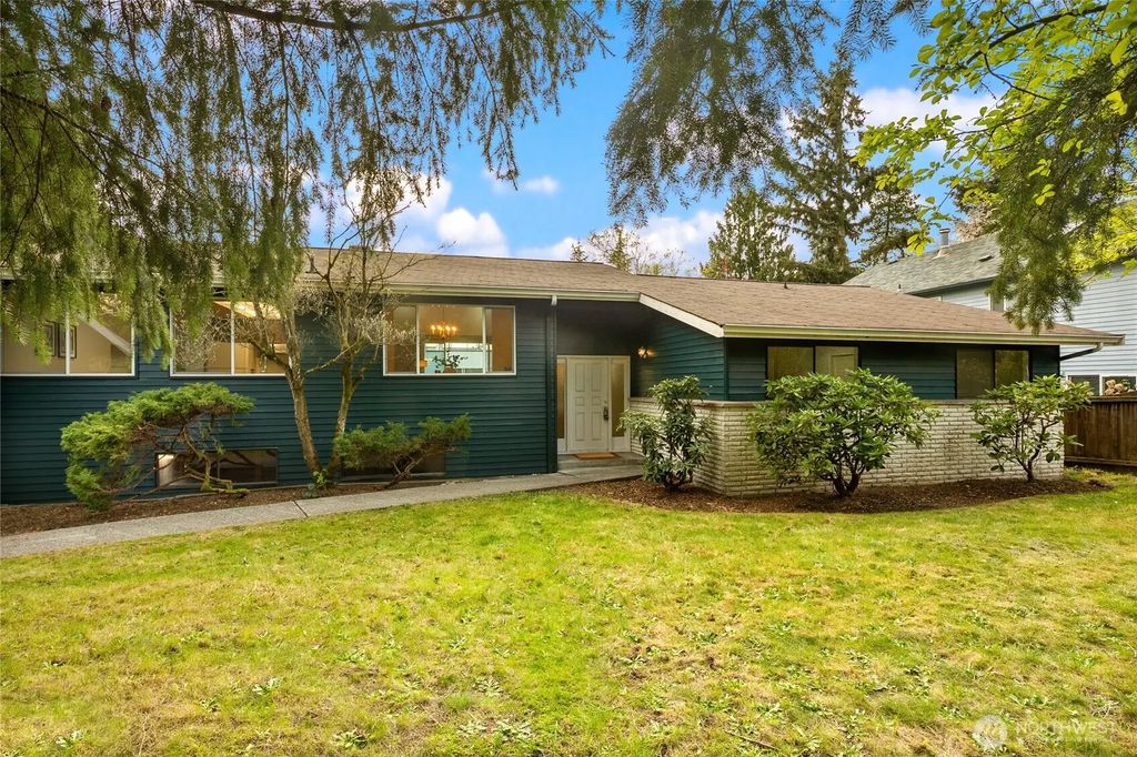 12511 37th Avenue Ne, Seattle