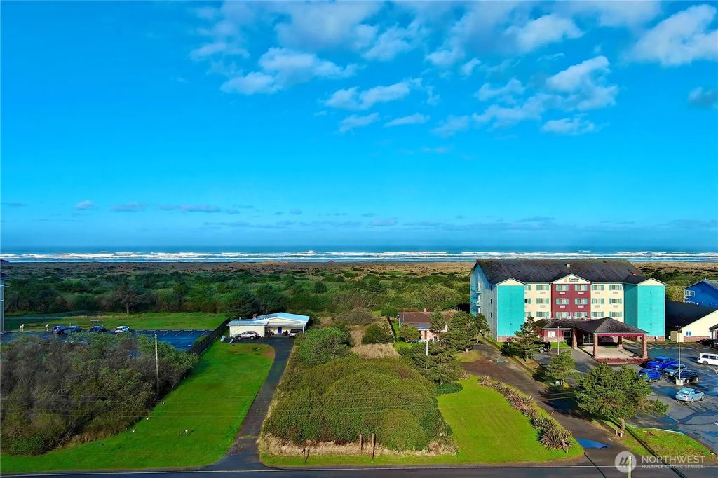 823 Ocean Shores Boulevard Nw, Ocean Shores