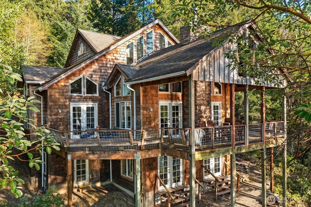 500 E Nicole Lane, Shelton