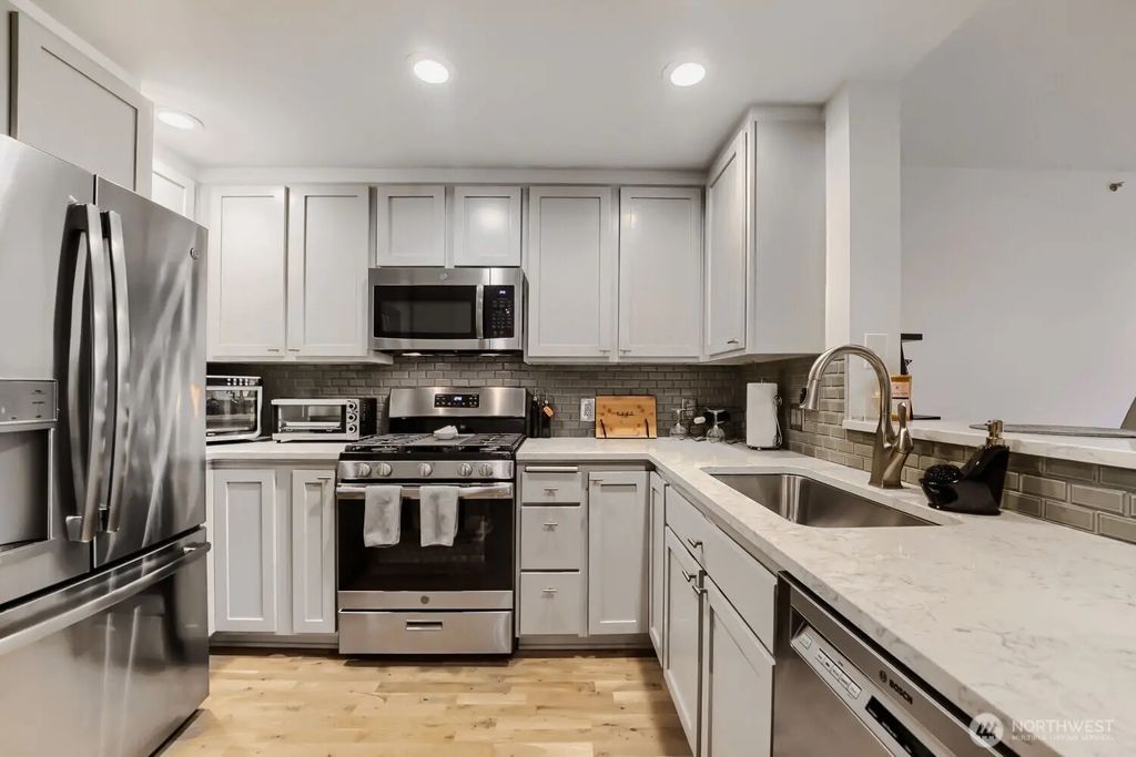 2607 Western Avenue 355, Seattle