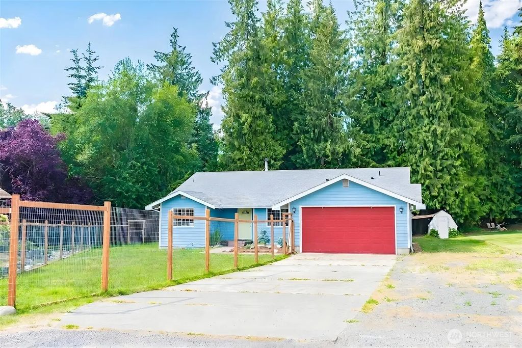 2909 E Defrang Street, Port Angeles