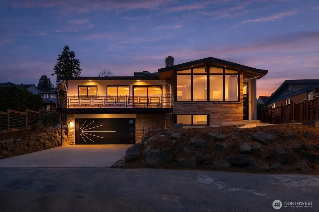 2425 Nw Blue Ridge Drive, Seattle