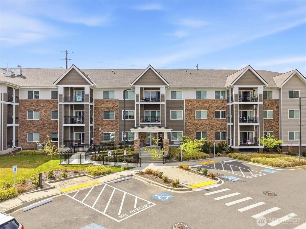 3803 17th Street Sw 216, Puyallup