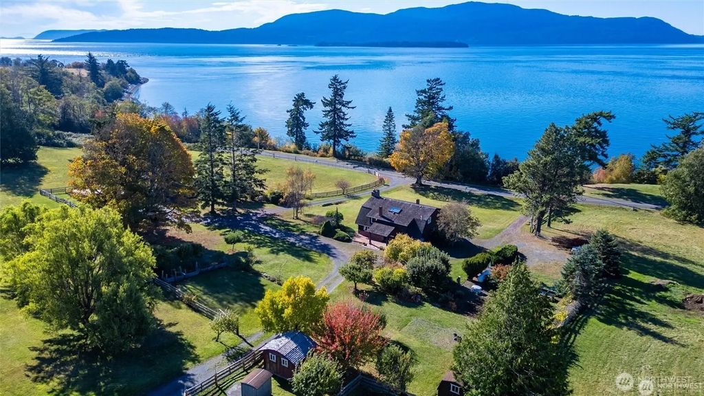 2395 W Shore Drive, Lummi Island