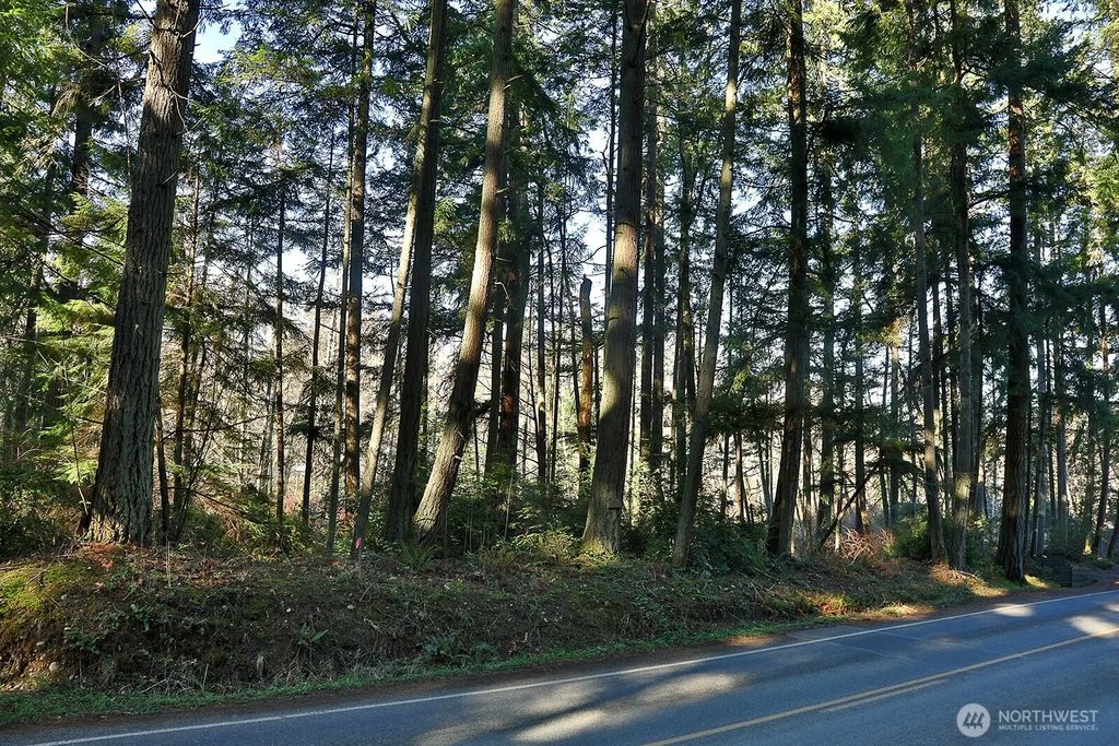 6880 Holst Road, Clinton