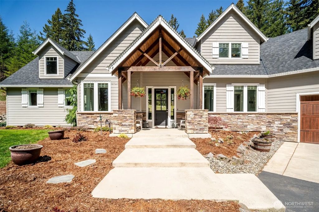 411 Five Peaks Drive, Kalama