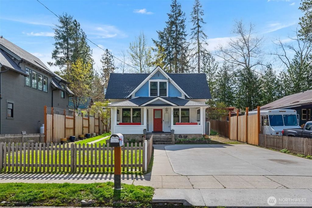 253 Benton Street, Leavenworth