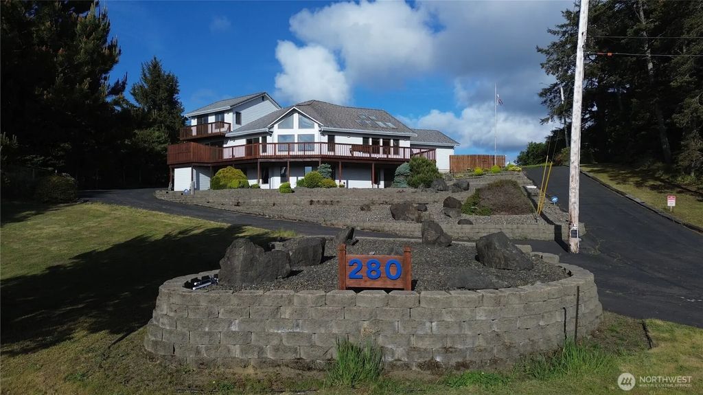 280 Surf Street, Westport