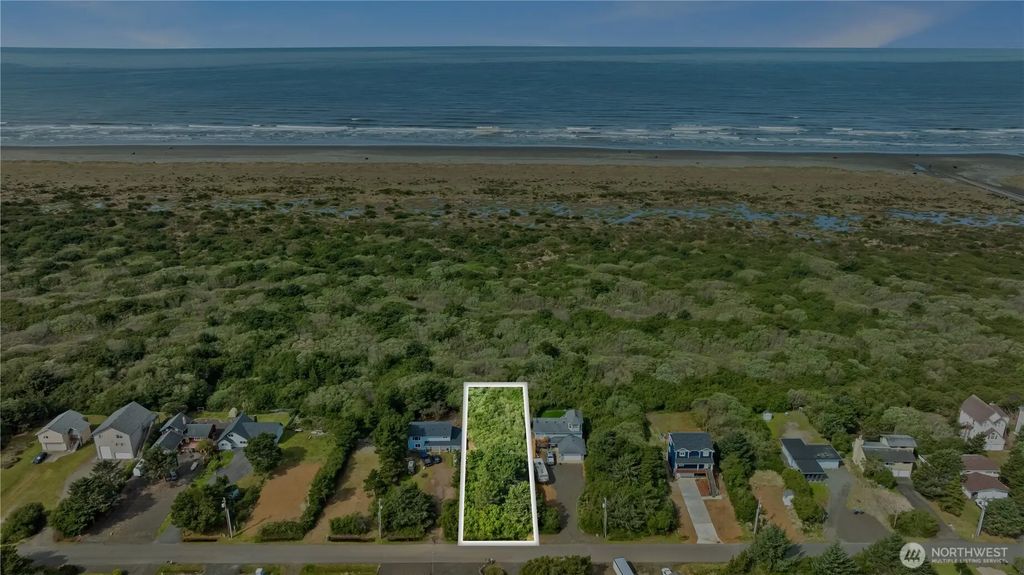 323 Sand Dune Avenue Nw, Ocean Shores