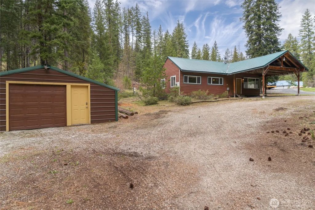 2205 Pine Tree Road, Leavenworth