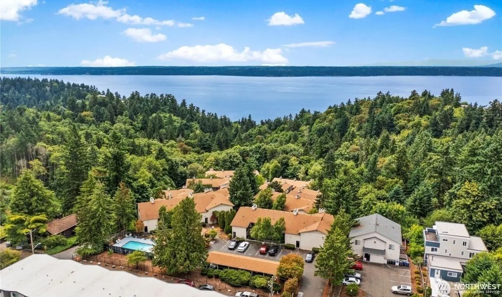 13235 12th Avenue Sw 522, Burien