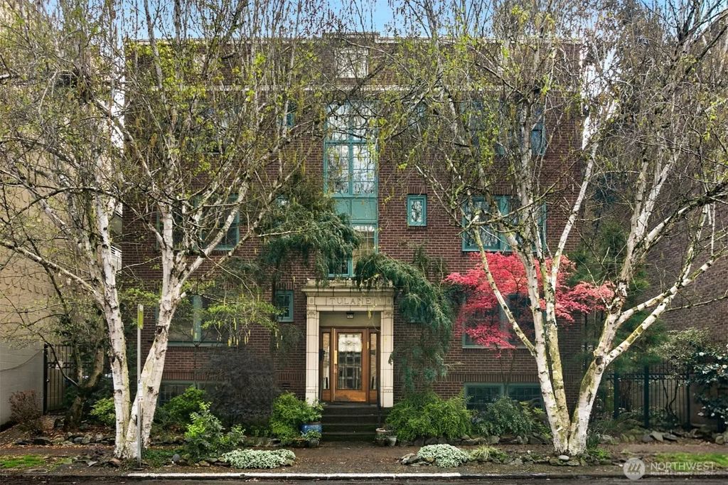 408 Bellevue Avenue E 302, Seattle