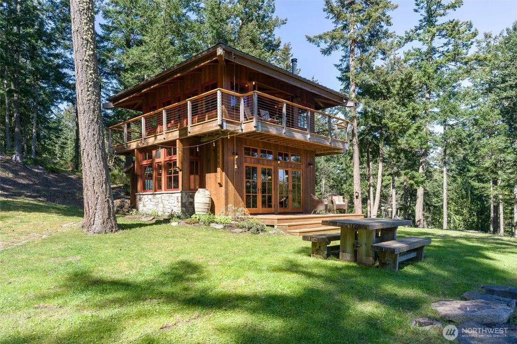 123 South Ridge Road, Decatur Island