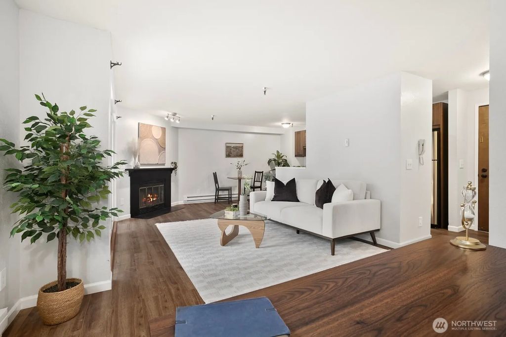 1100 Ave Ne Harrington Avenue Ne 211, Renton