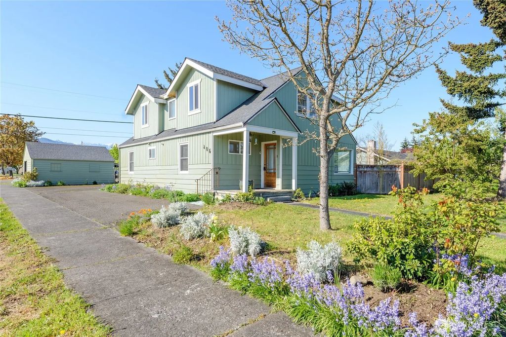 405 W Spruce Street, Sequim
