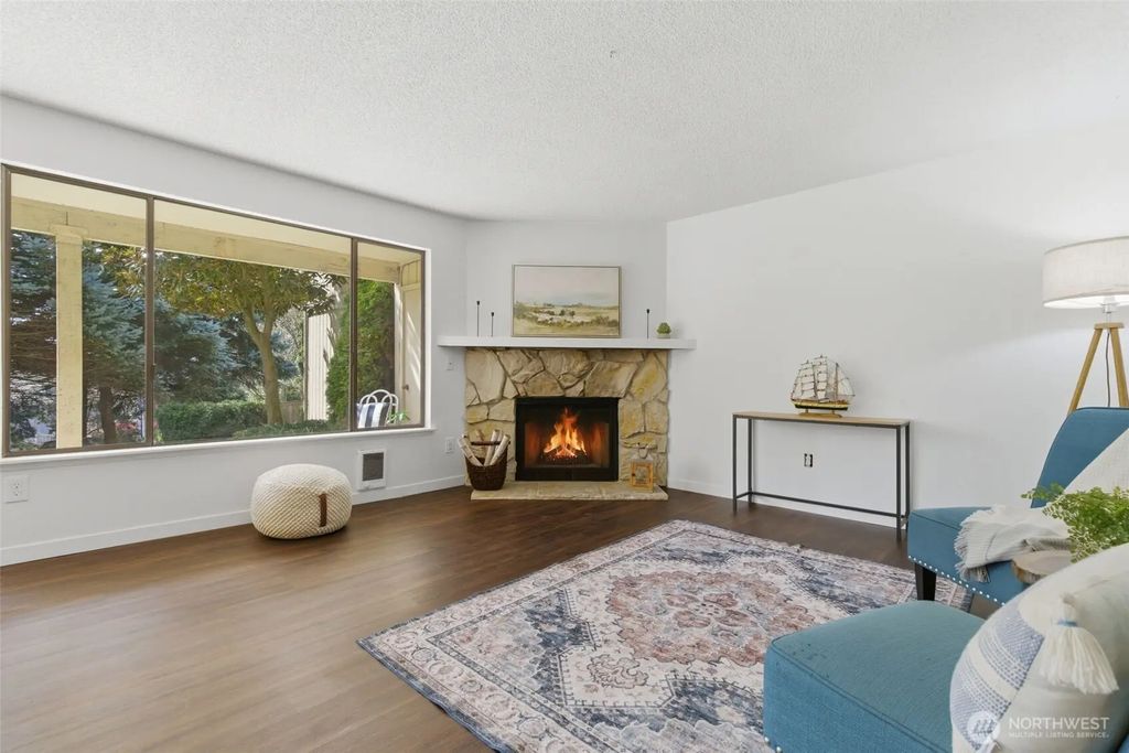 26425 Pennsylvania Avenue Ne 4, Kingston