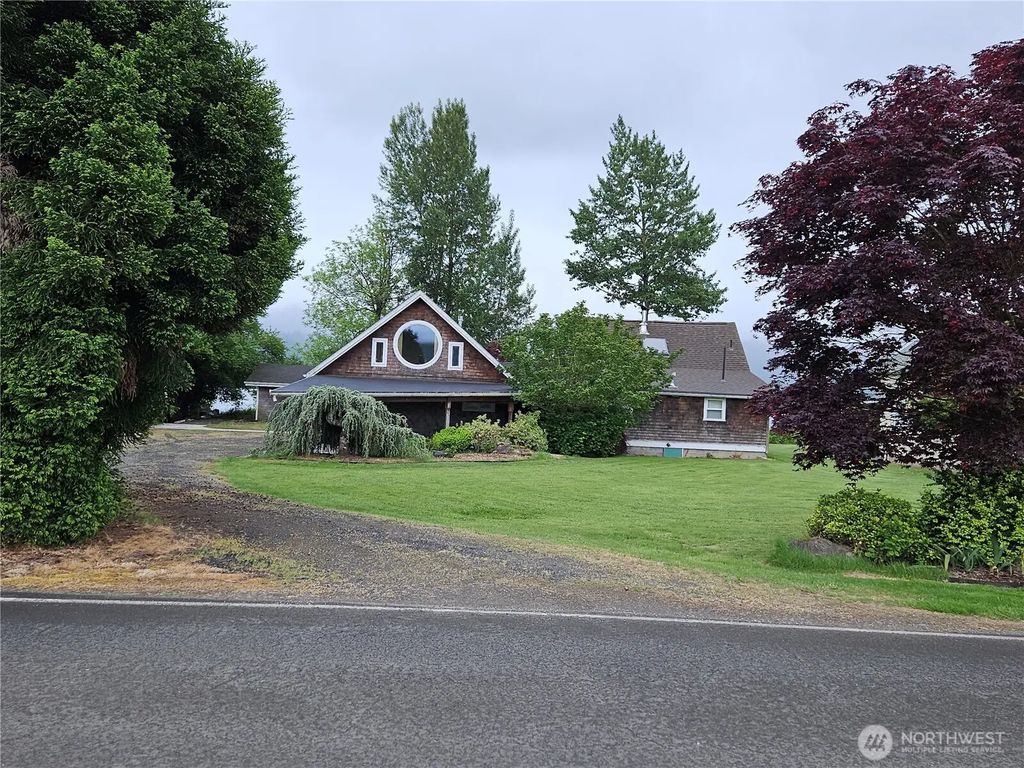 20 E Sunny Sands Road, Cathlamet