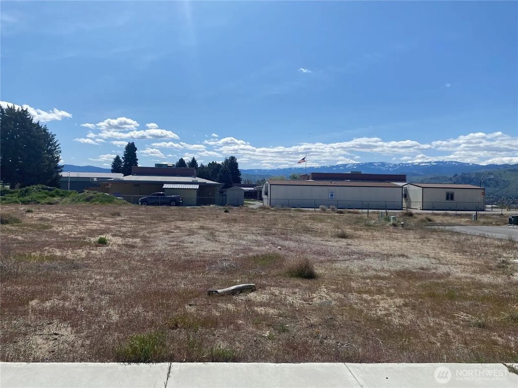 182 Harold Street Ne, East Wenatchee