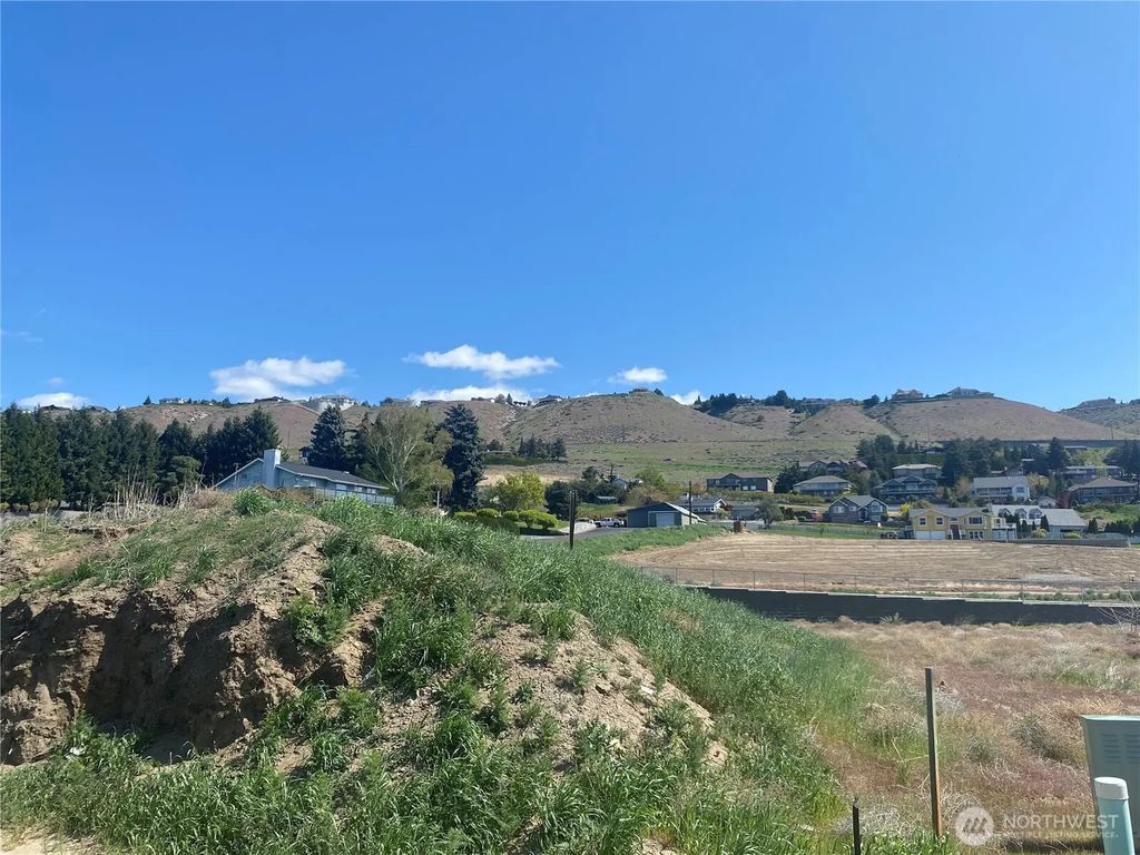 169 Harold Street Ne, East Wenatchee