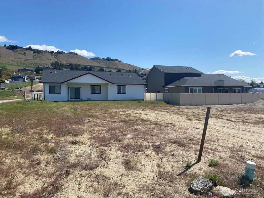 129 Harold Street Ne, East Wenatchee