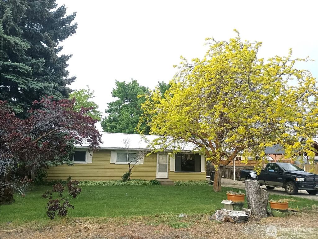 104 W First Street, Waterville