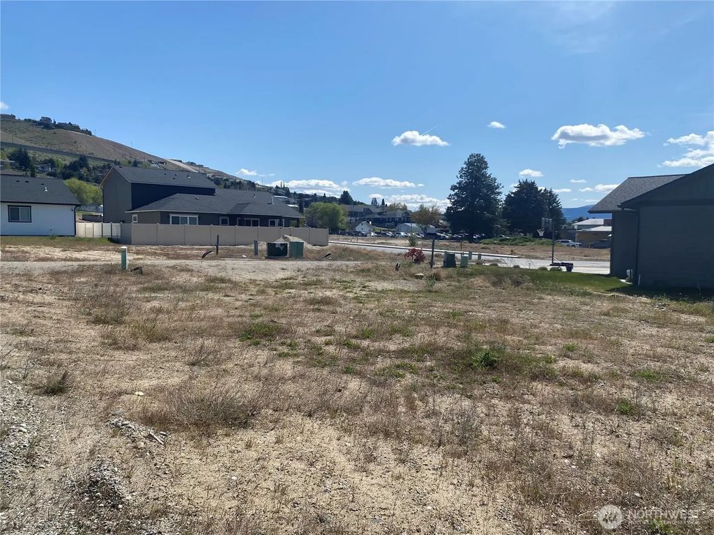 117 Harold Street Ne, East Wenatchee