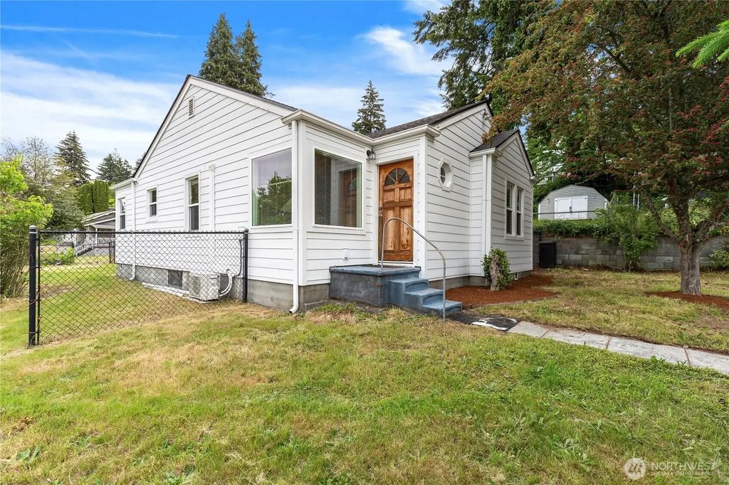 3640 W C Street, Bremerton