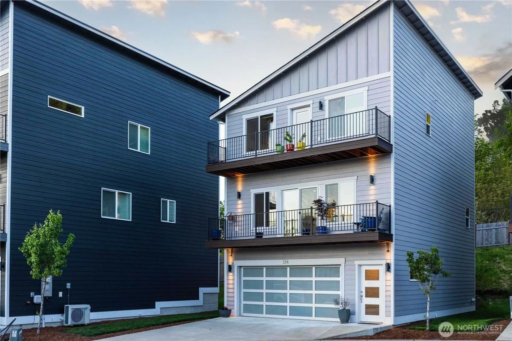 134 Blackfish Court, Bremerton