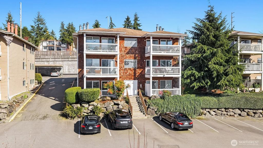 28426 S 16th Ave, Federal Way
