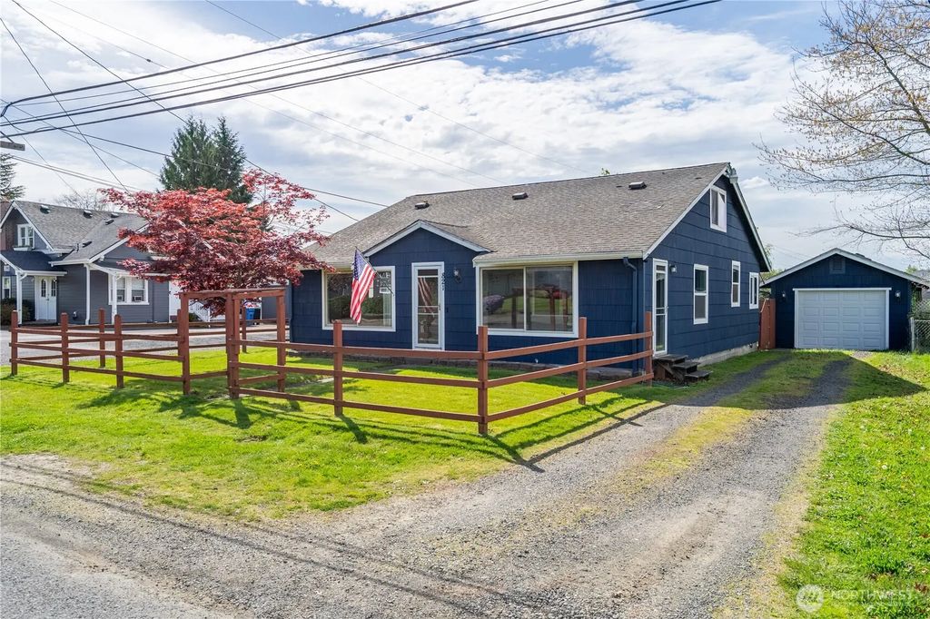 821 Marsh Avenue, Centralia