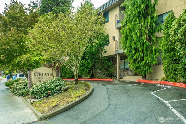 750 N 143rd Street 212, Seattle